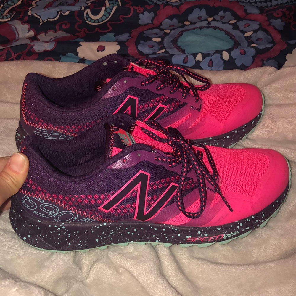 Women’s Pink Purple New Balance 690